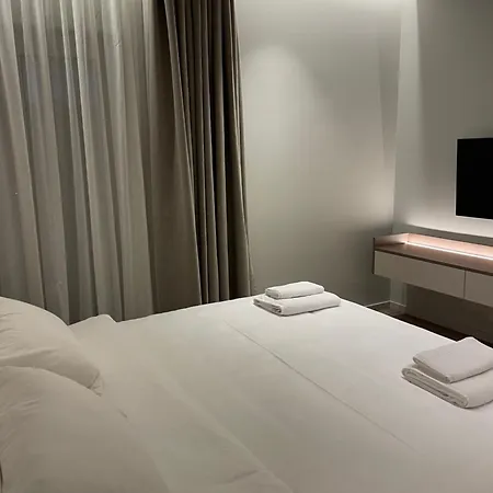 Apartment Two Steps Luxury Tirana